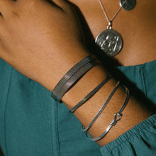Load image into Gallery viewer, &Livy - Metalystic Mesh Cuff - Spectra